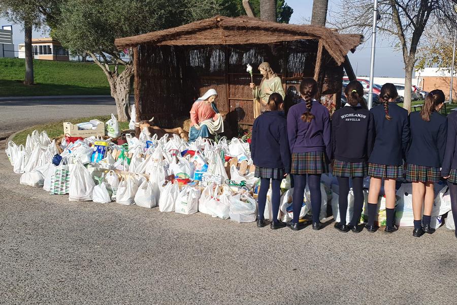 Highlands School Sevilla con los niños de Camas